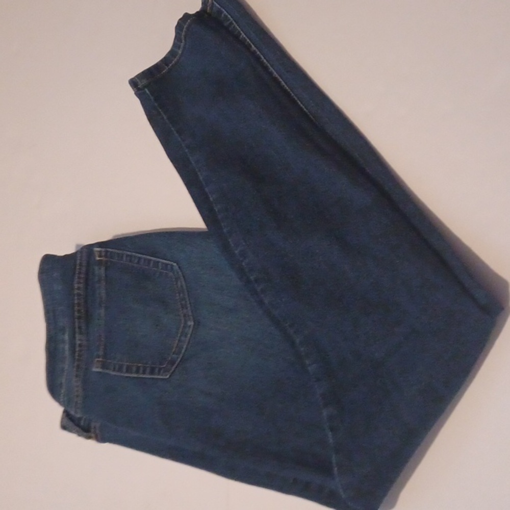 Torrid Skinny Jeans Size 16R. L.30.5". Rise 10".  EUC - Picture 3 of 9
